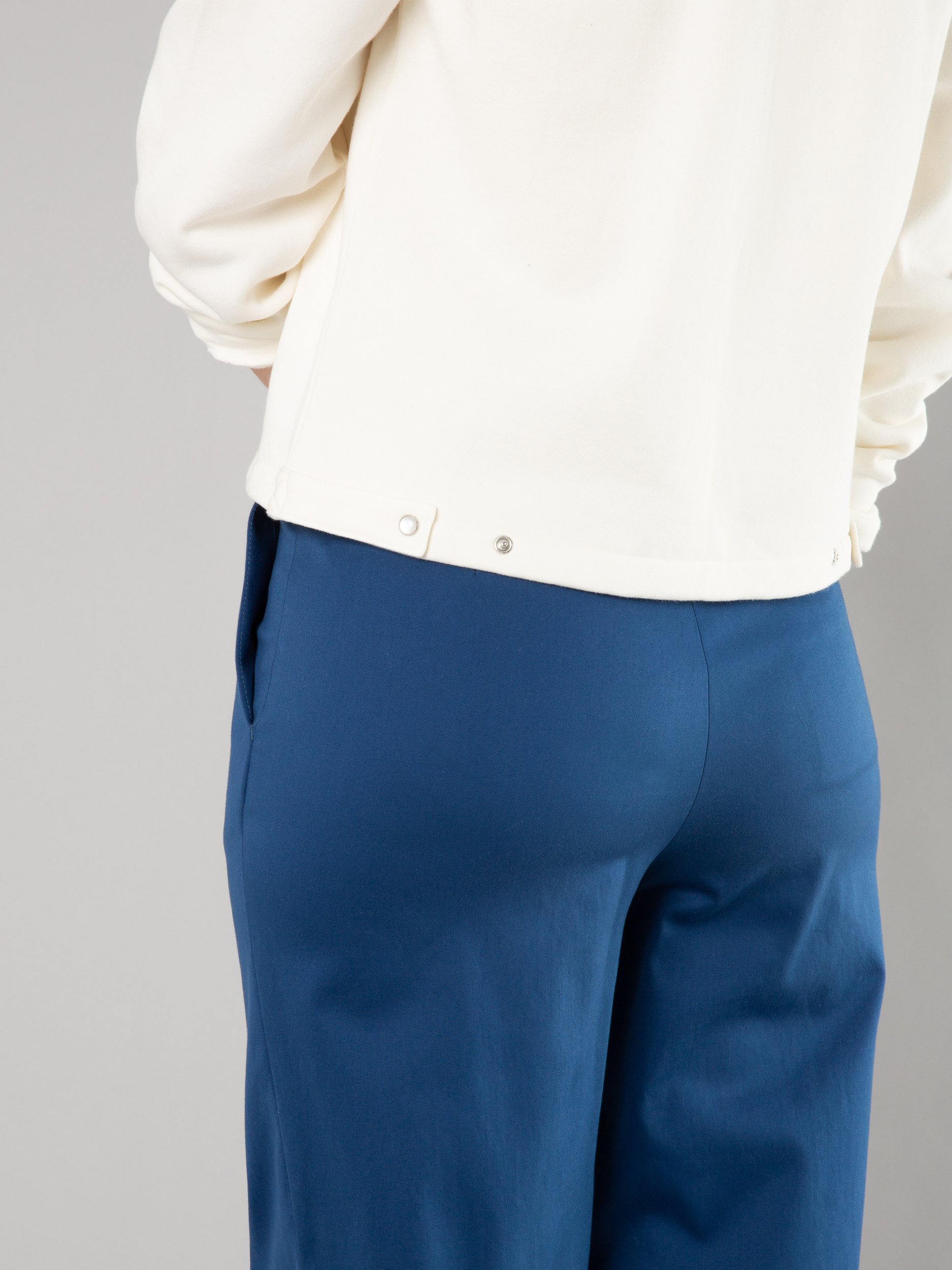 Buy Alo Yoga® Courtside Tearaway Snap Pants - Dark Olive At 29