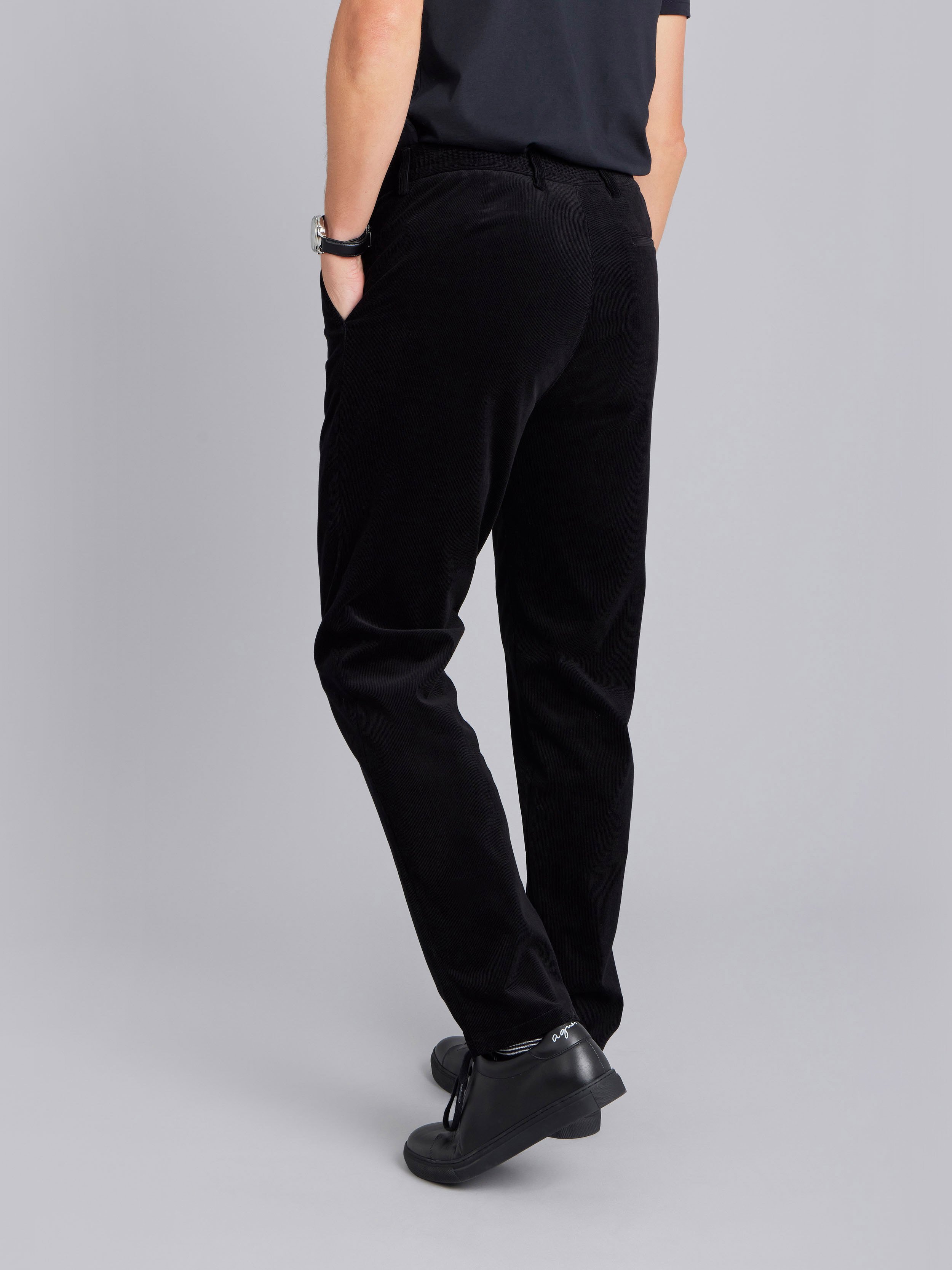 Relaxed Fit Belted corduroy trousers - Black - Men | H&M IN