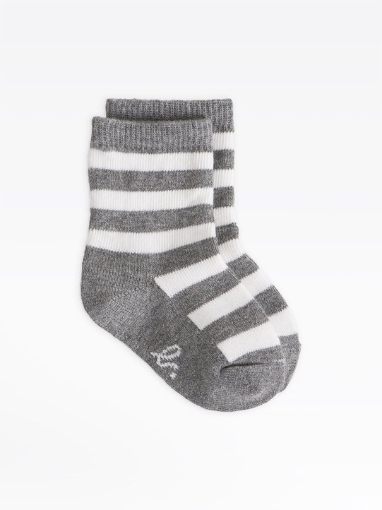 grey polka dots socks_1