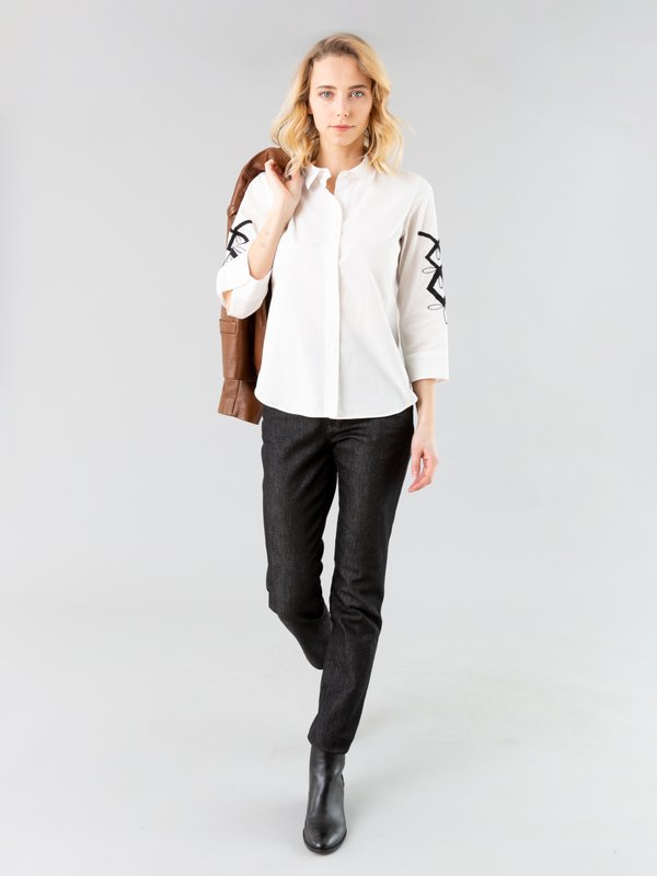 white shirt with embroidered sleeves_12