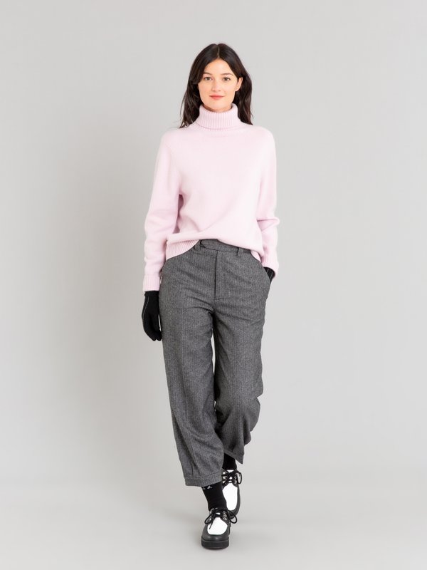 light pink cashmere Senga jumper_12
