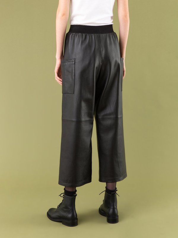 black Mathis trousers in black leather_13