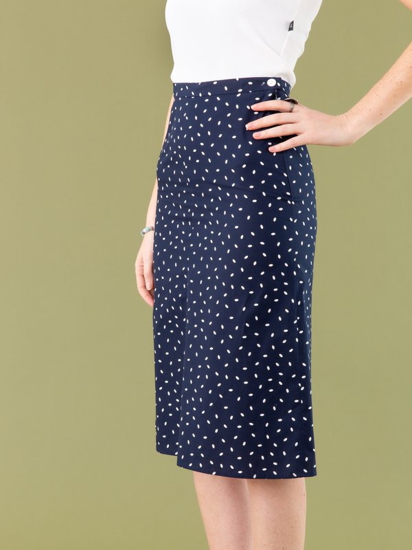 blue skirt with rice grain print_12