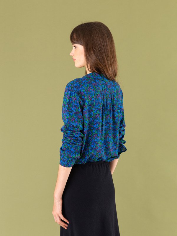 Reb shirt in viscose with a floral motif_13