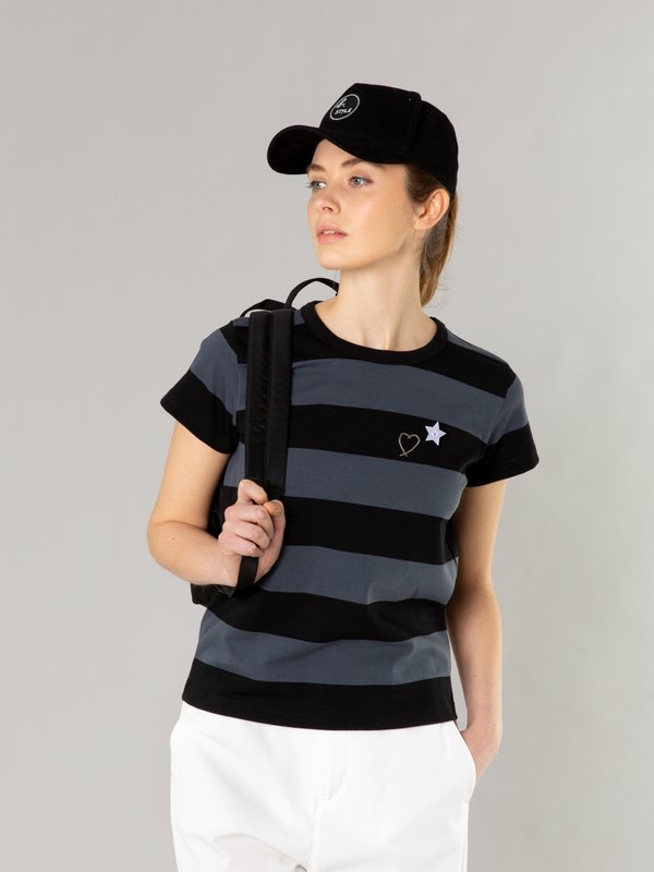 black and anthracite Brando t-shirt with wide stripes_11