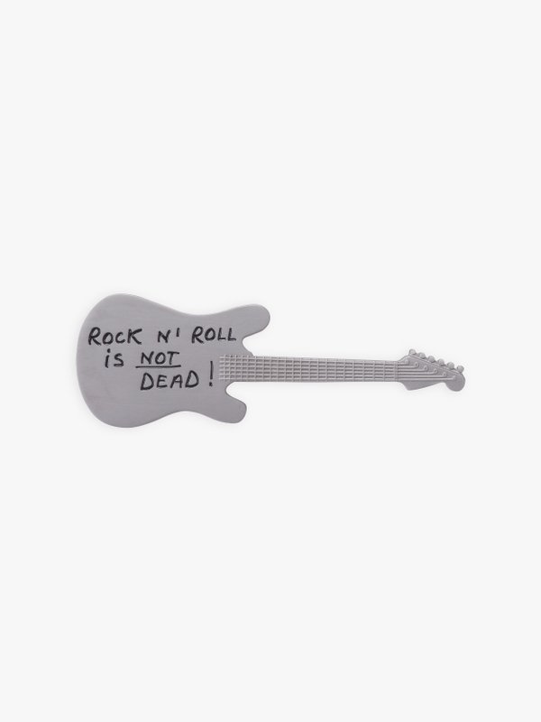 silvery guitar brooch_1
