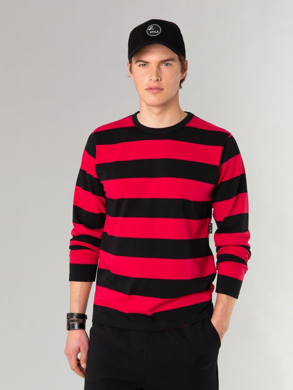 black and red Coulos t-shirt with wide stripes_11