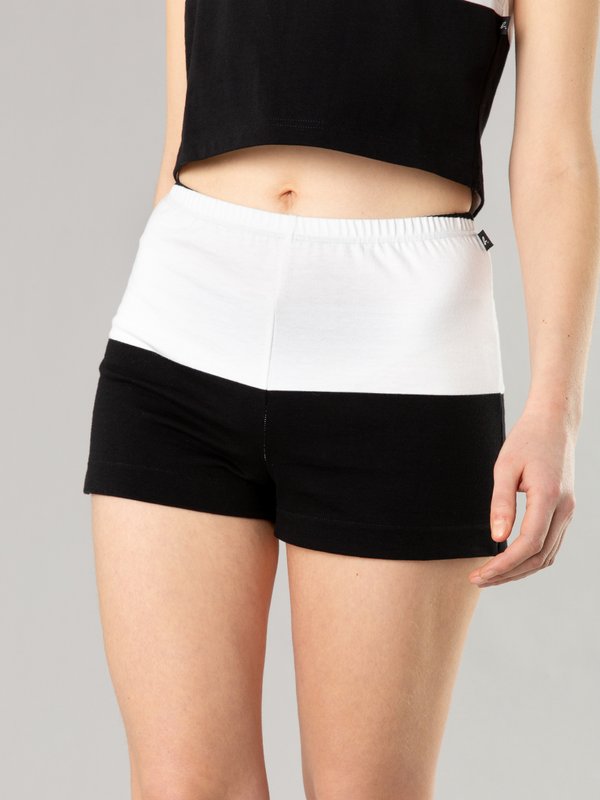 black and white Vague shorts with very wide stripes_12