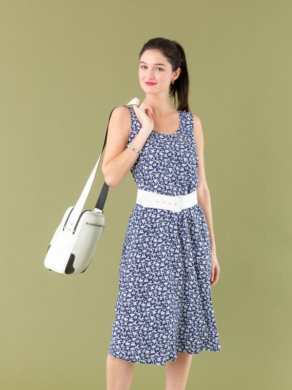 blue and white sleeveless dress with floral print_13