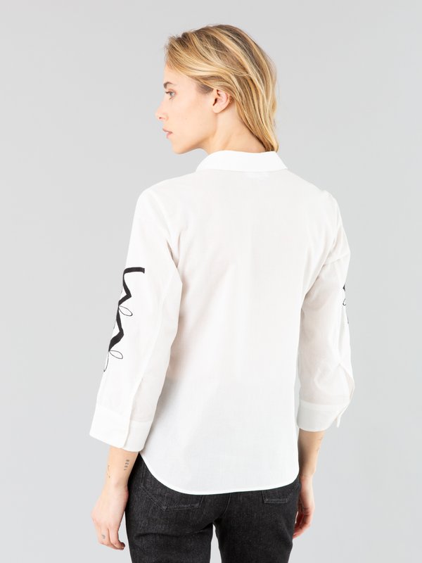 white shirt with embroidered sleeves_14