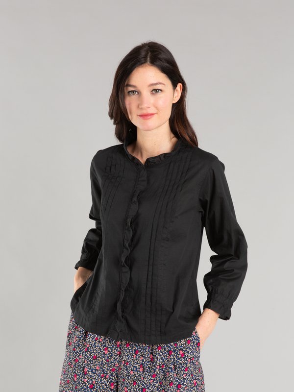 black shirt with frills and embroideries_11