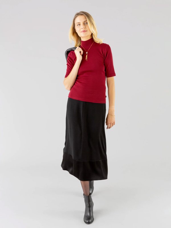red elbow-length sleeves top_12