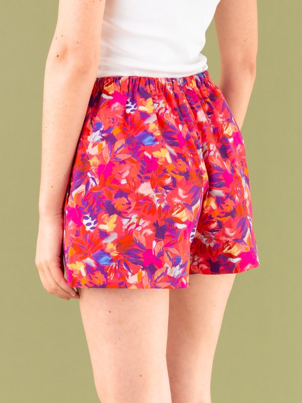 red and fuchsia floral print Lauren shorts_13