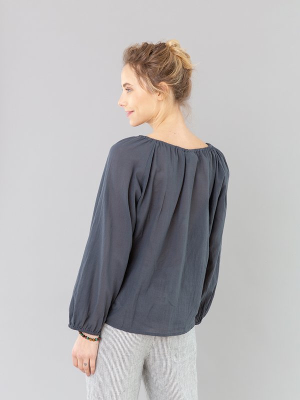 grey cheesecloth Pacha blouse_14