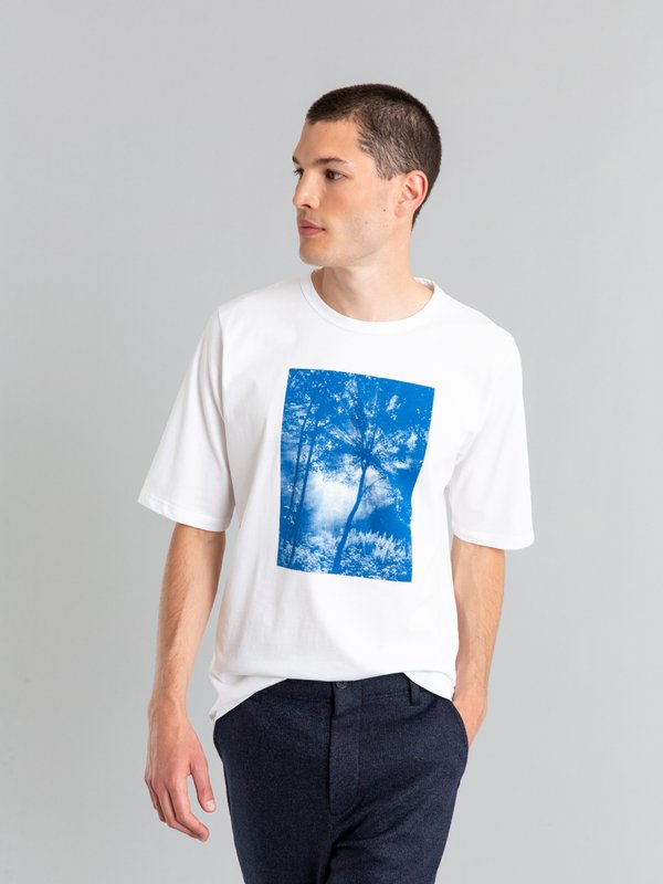 white and blue Tim Barber artist Coulos t-shirt_12