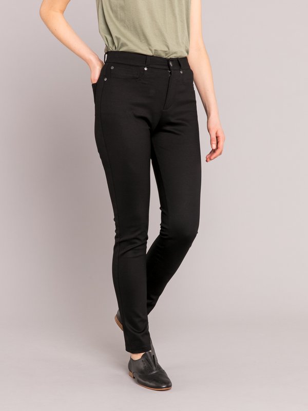 black slim trousers_13