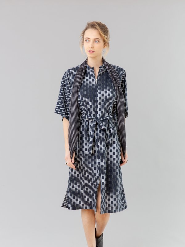 blue zipped dress with geometric design_12