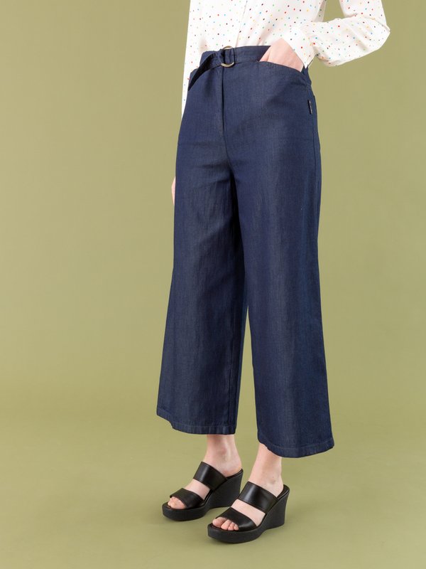 blue lightweight denim Ylenia short trousers_12